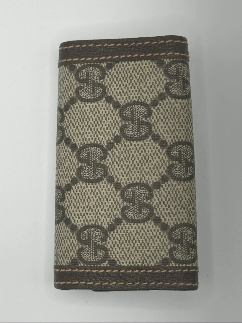 Gucci Beige and Brown GG Canvas Key Wallet with Gold Logo - Picture 5 of 9